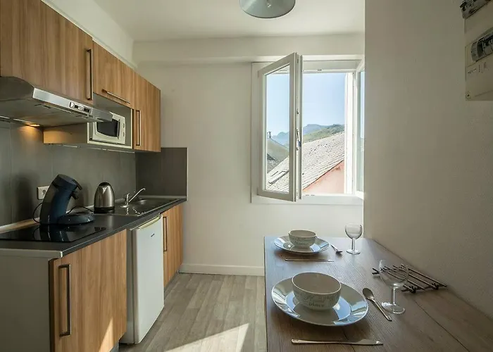 Le Jungle - - Proche Sanctuaire *